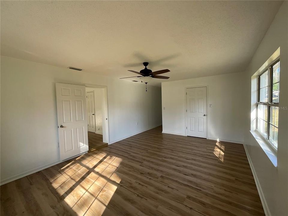 For Sale: $465,000 (4 beds, 3 baths, 2408 Square Feet)