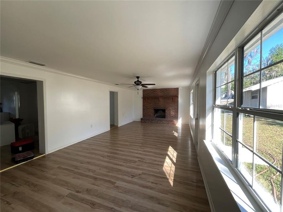 For Sale: $465,000 (4 beds, 3 baths, 2408 Square Feet)