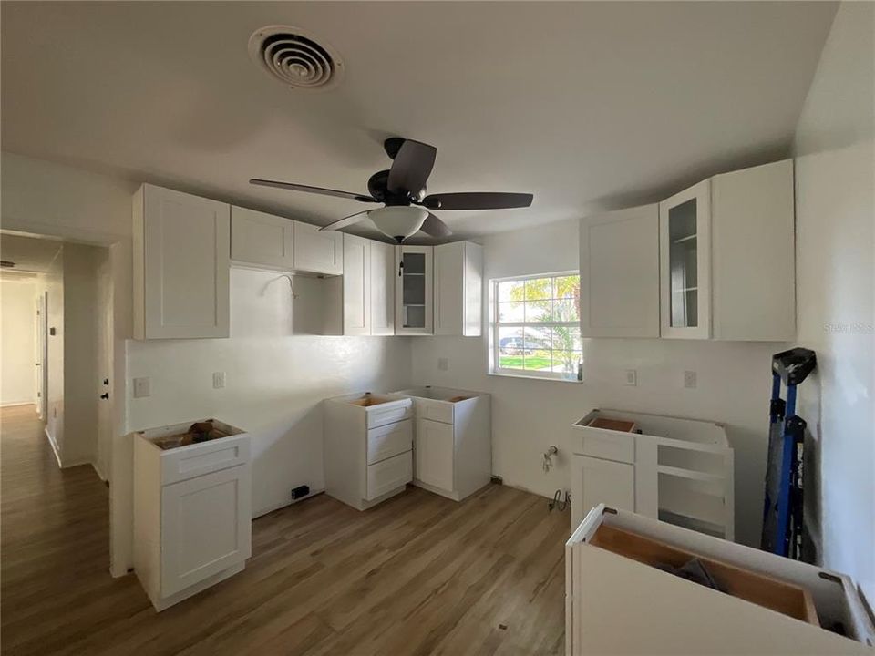 For Sale: $465,000 (4 beds, 3 baths, 2408 Square Feet)