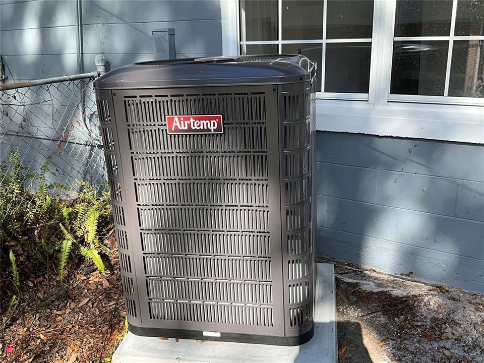 For Sale: $465,000 (4 beds, 3 baths, 2408 Square Feet)