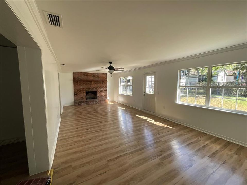 For Sale: $465,000 (4 beds, 3 baths, 2408 Square Feet)