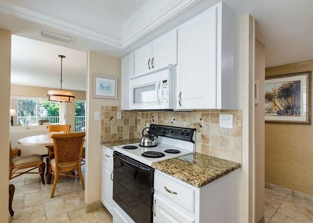 For Sale: $869,000 (2 beds, 2 baths, 1268 Square Feet)