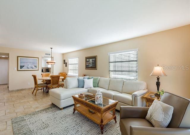 For Sale: $869,000 (2 beds, 2 baths, 1268 Square Feet)