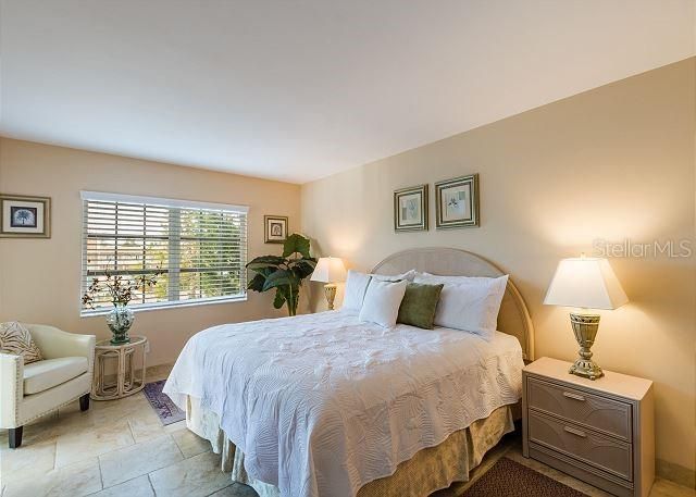 For Sale: $869,000 (2 beds, 2 baths, 1268 Square Feet)