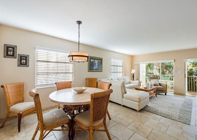 For Sale: $869,000 (2 beds, 2 baths, 1268 Square Feet)