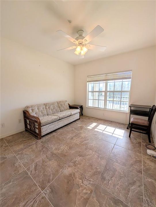 待售: $245,000 (2 贝兹, 2 浴室, 1176 平方英尺)