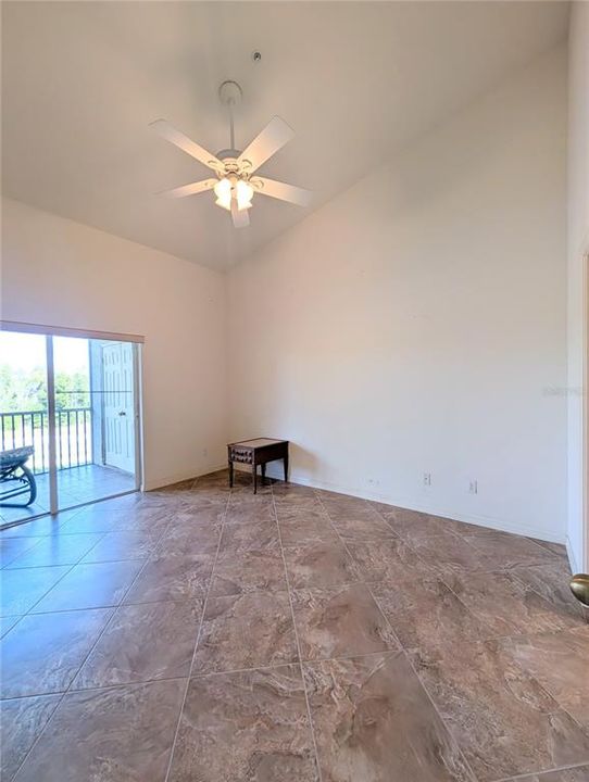 待售: $245,000 (2 贝兹, 2 浴室, 1176 平方英尺)