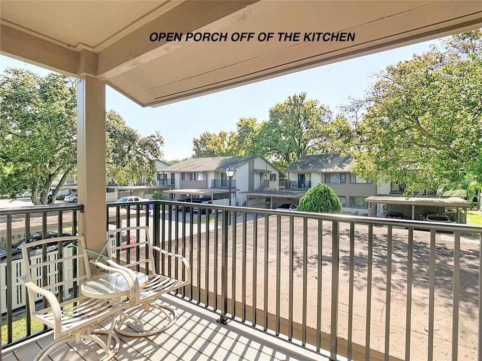 For Sale: $139,900 (2 beds, 2 baths, 1144 Square Feet)