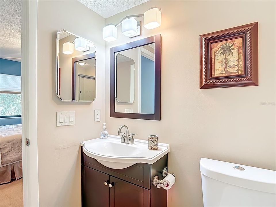 For Sale: $139,900 (2 beds, 2 baths, 1144 Square Feet)