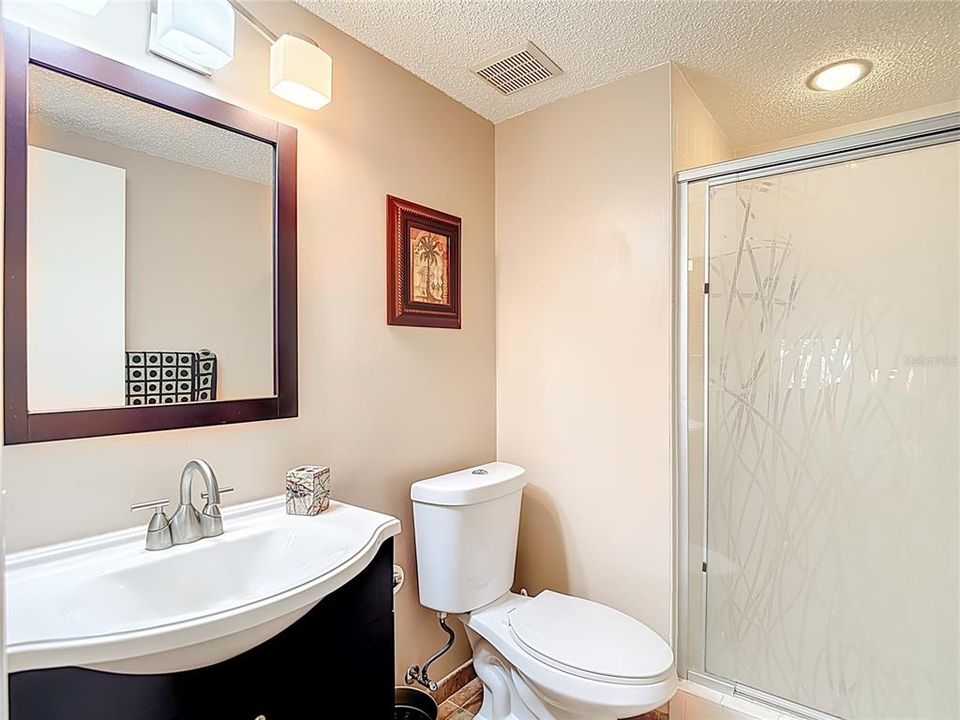 For Sale: $139,900 (2 beds, 2 baths, 1144 Square Feet)