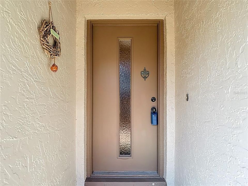 For Sale: $139,900 (2 beds, 2 baths, 1144 Square Feet)