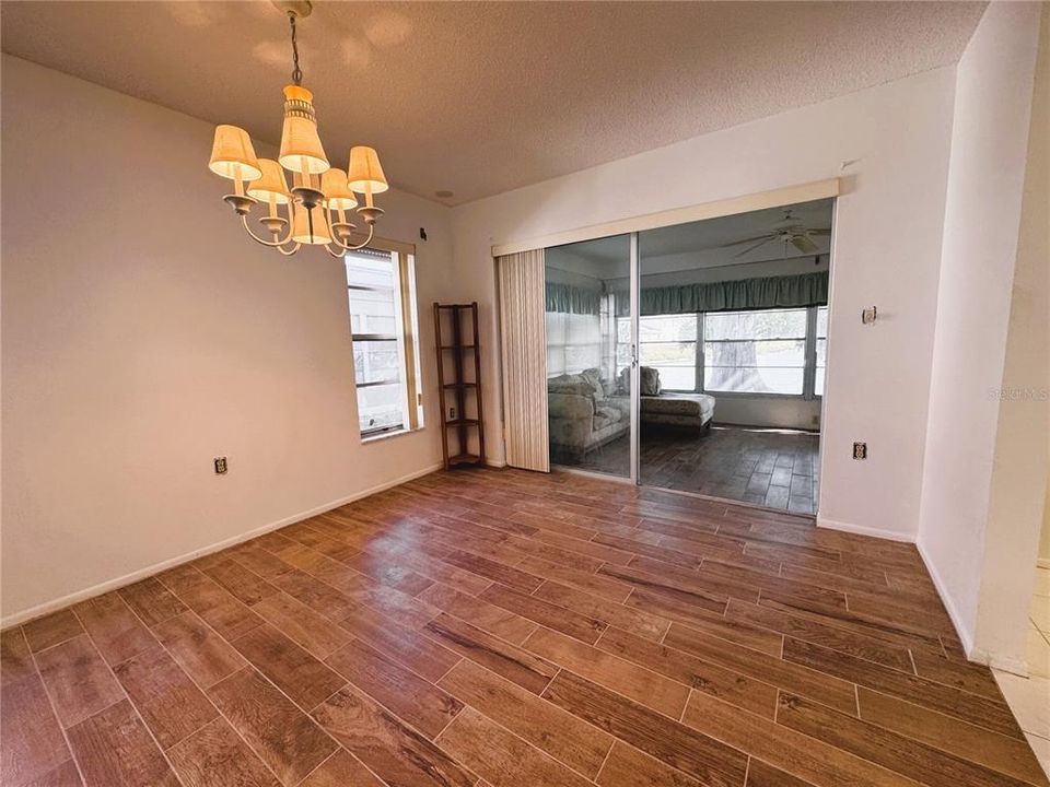 En Venta: $145,000 (2 camas, 2 baños, 1318 Pies cuadrados)