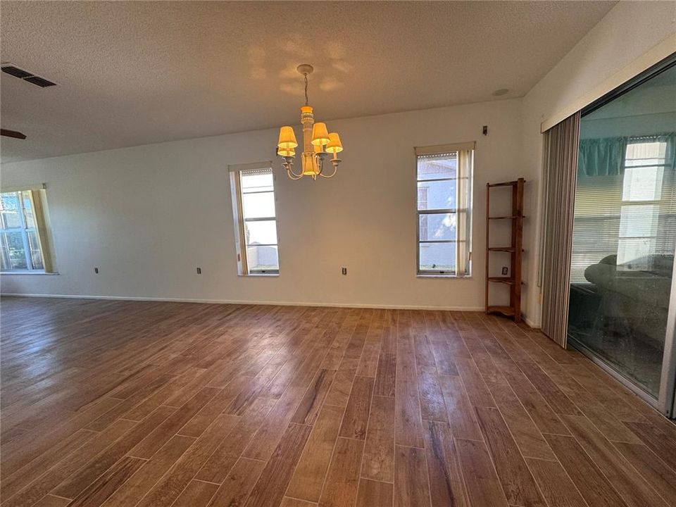 En Venta: $145,000 (2 camas, 2 baños, 1318 Pies cuadrados)