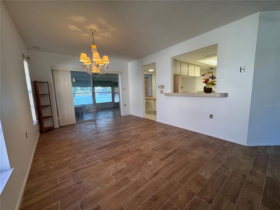 En Venta: $145,000 (2 camas, 2 baños, 1318 Pies cuadrados)