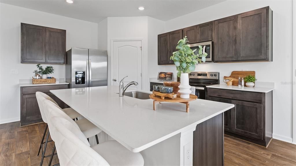 На продажу: $448,990 (5 спален, 3 ванн, 2499 Квадратных фут)