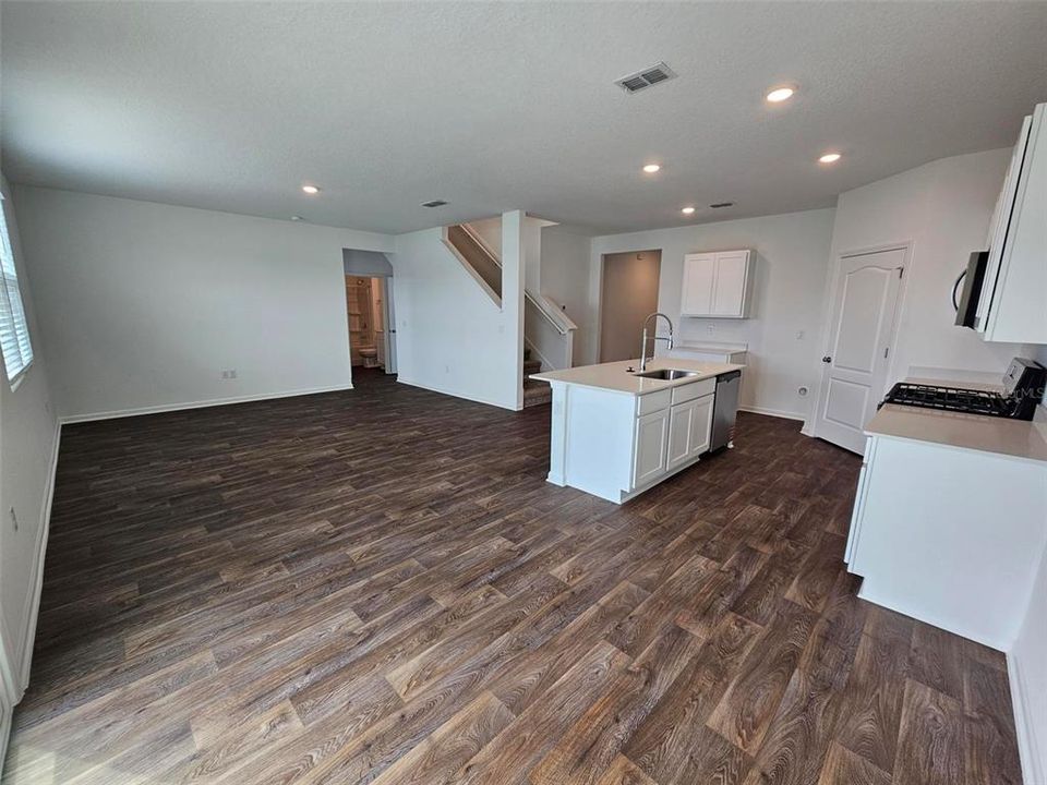 На продажу: $448,990 (5 спален, 3 ванн, 2499 Квадратных фут)