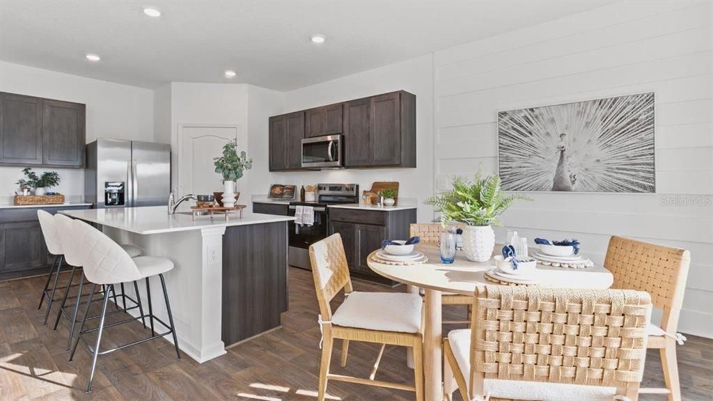 На продажу: $448,990 (5 спален, 3 ванн, 2499 Квадратных фут)