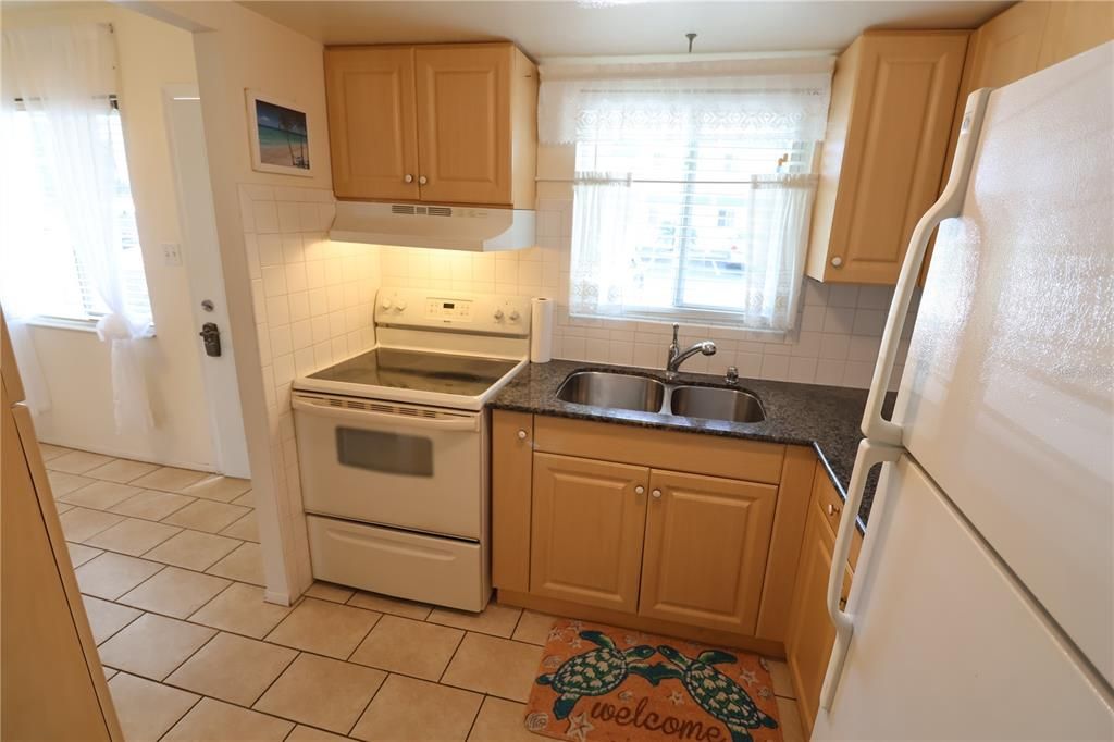 待售: $85,000 (1 贝兹, 1 浴室, 576 平方英尺)