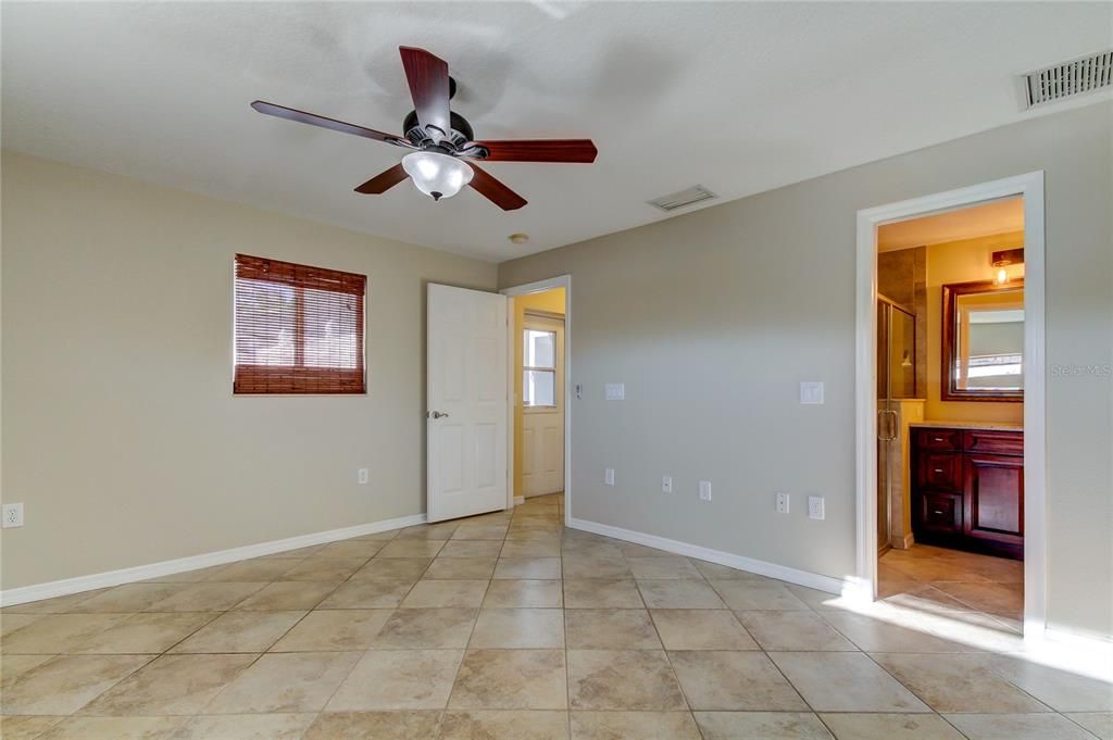 For Rent: $4,450 (3 beds, 3 baths, 1802 Square Feet)