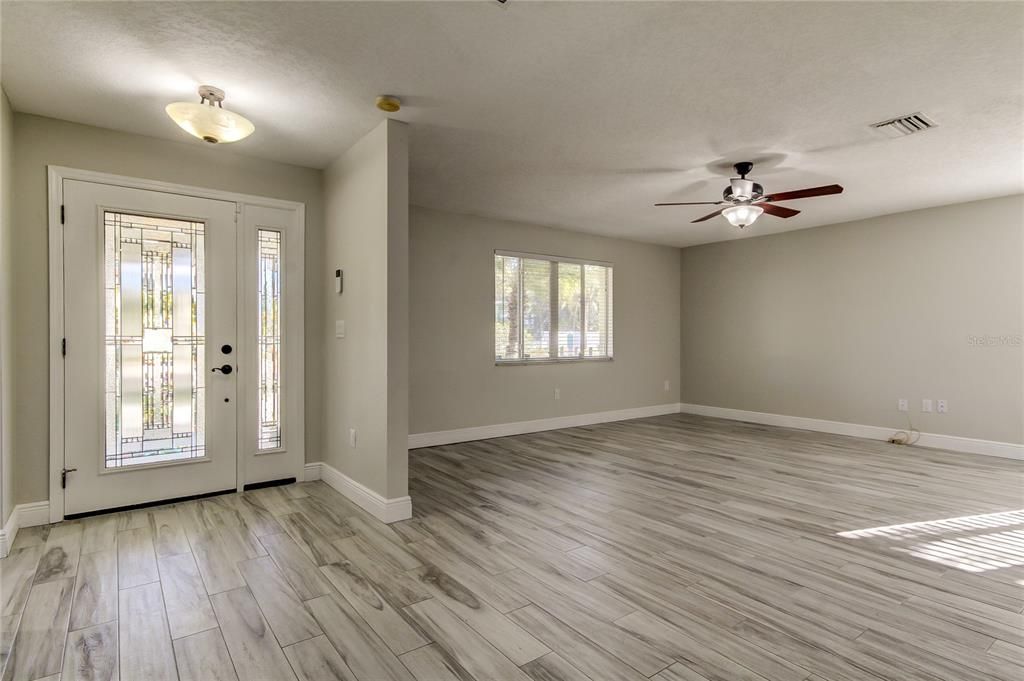 For Rent: $4,450 (3 beds, 3 baths, 1802 Square Feet)