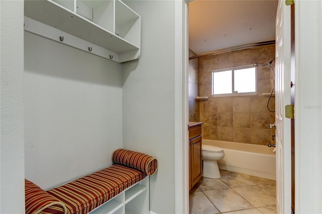 For Rent: $4,450 (3 beds, 3 baths, 1802 Square Feet)