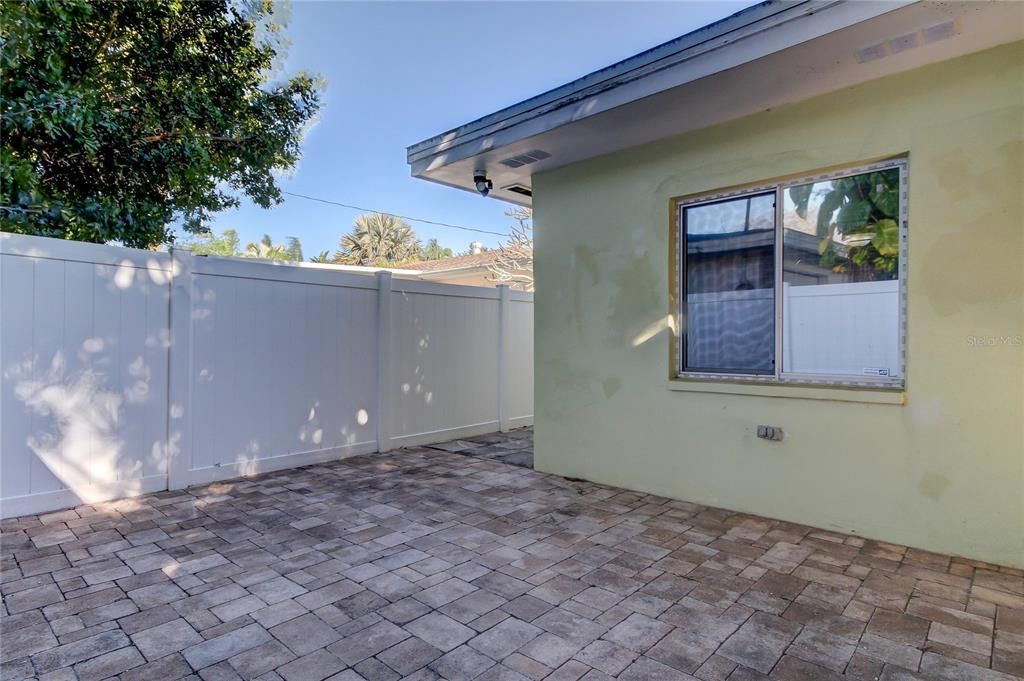 For Rent: $4,450 (3 beds, 3 baths, 1802 Square Feet)