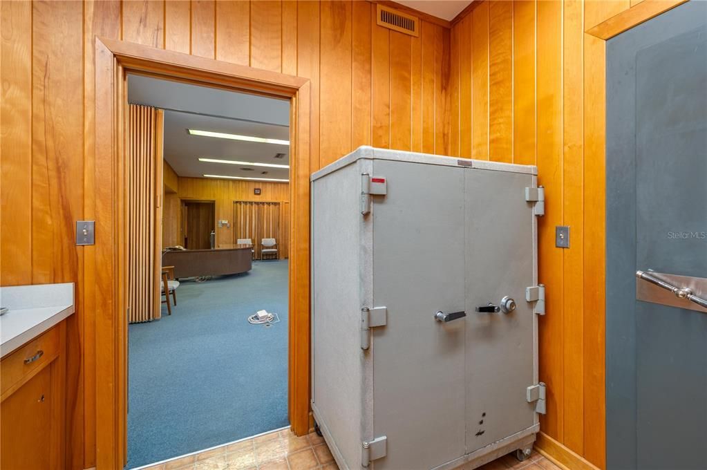 For Sale: $599,000 (0 beds, 0 baths, 2092 Square Feet)