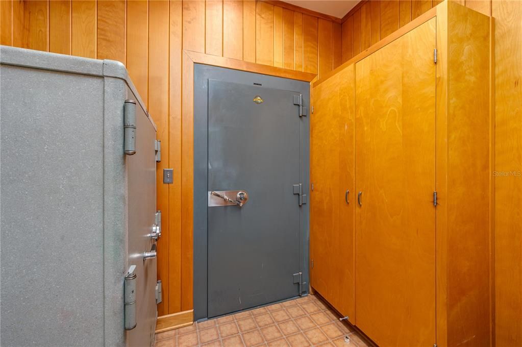 For Sale: $599,000 (0 beds, 0 baths, 2092 Square Feet)