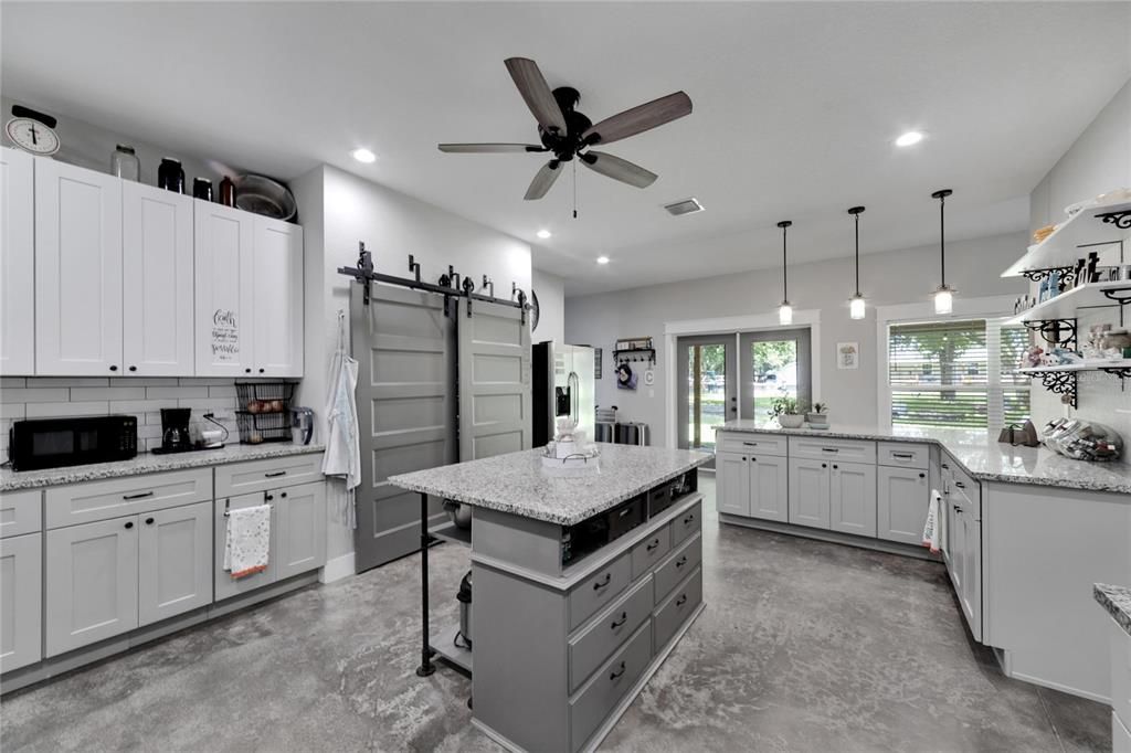 En Venta: $650,000 (6 camas, 3 baños, 3226 Pies cuadrados)