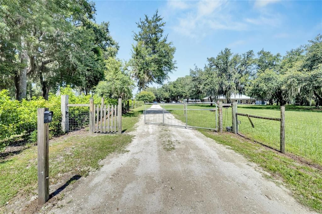 En Venta: $650,000 (6 camas, 3 baños, 3226 Pies cuadrados)