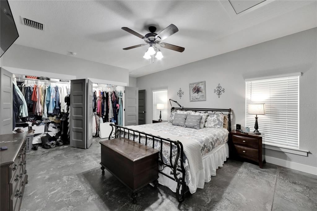 En Venta: $650,000 (6 camas, 3 baños, 3226 Pies cuadrados)