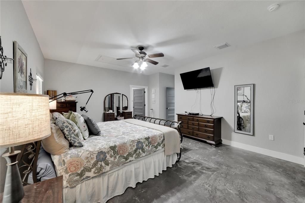 En Venta: $650,000 (6 camas, 3 baños, 3226 Pies cuadrados)