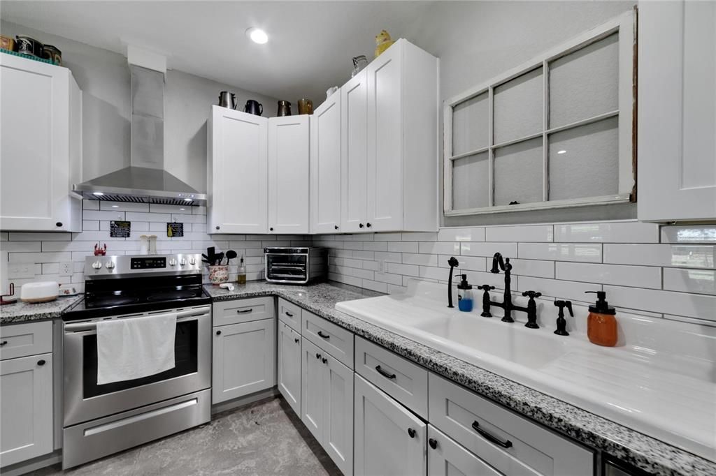 En Venta: $650,000 (6 camas, 3 baños, 3226 Pies cuadrados)