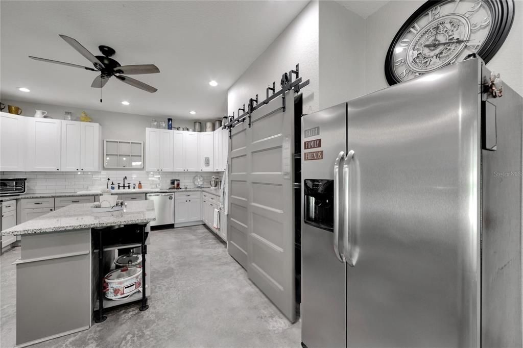 En Venta: $650,000 (6 camas, 3 baños, 3226 Pies cuadrados)