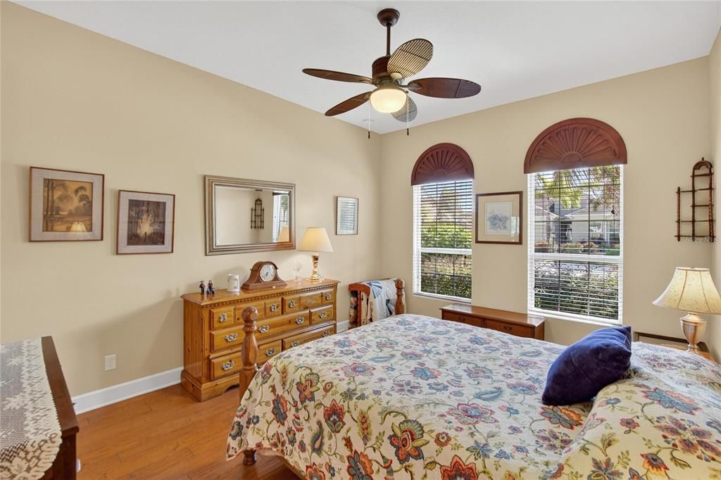 На продажу: $589,000 (2 спален, 2 ванн, 2348 Квадратных фут)