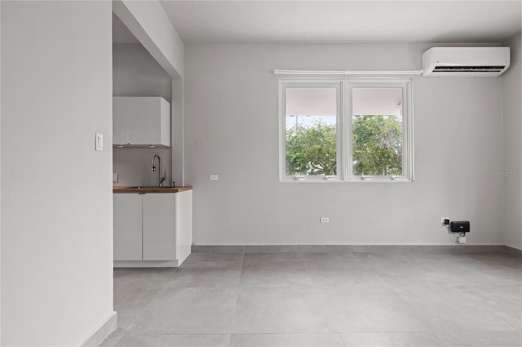 В аренду: $2,000 (1 спален, 1 ванн, 600 Квадратных фут)