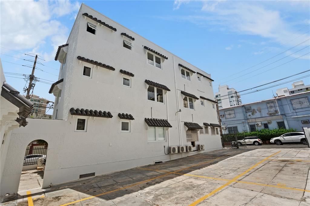 В аренду: $2,000 (1 спален, 1 ванн, 600 Квадратных фут)