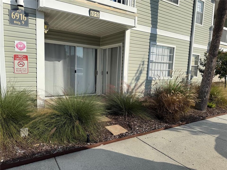 待售: $147,000 (1 贝兹, 1 浴室, 570 平方英尺)