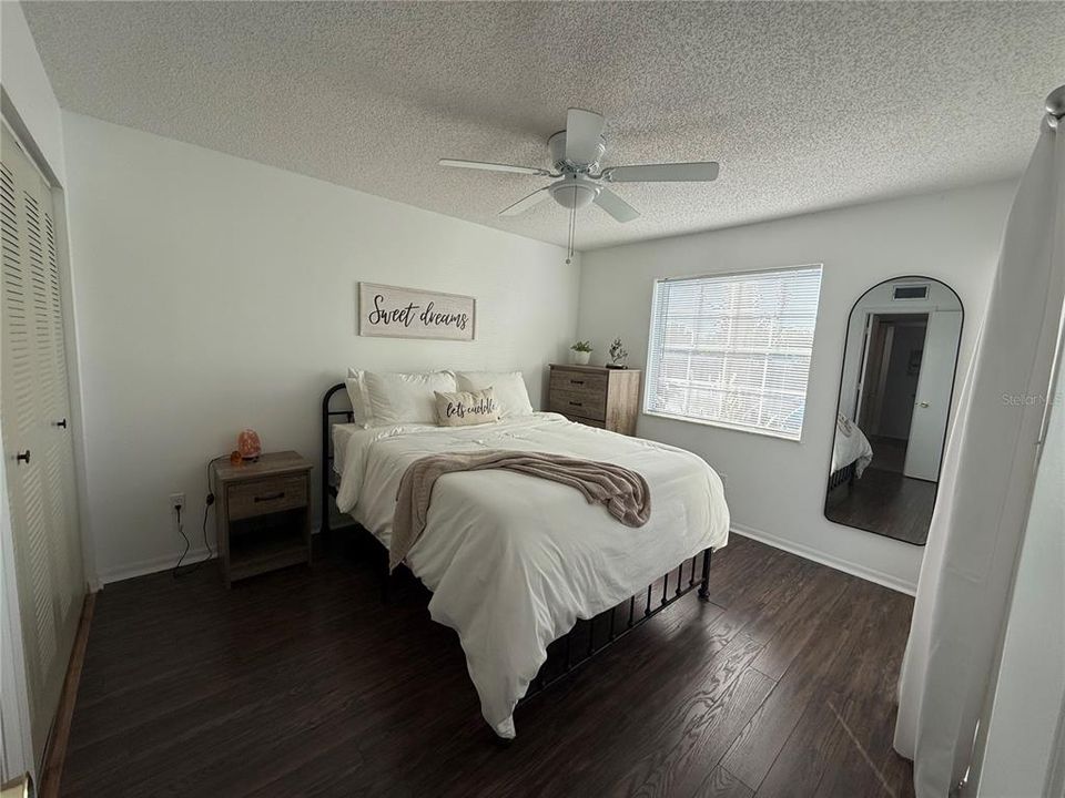 待售: $147,000 (1 贝兹, 1 浴室, 570 平方英尺)