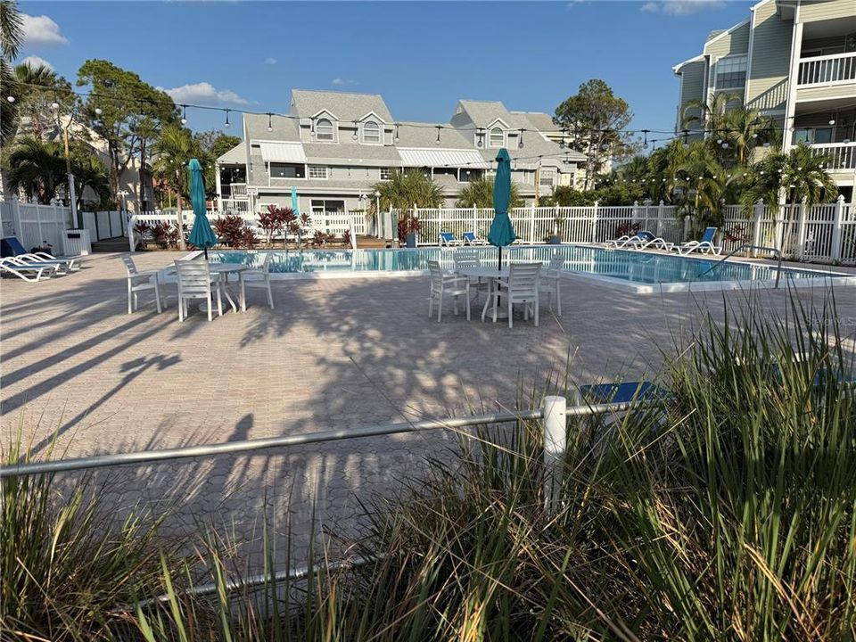 待售: $147,000 (1 贝兹, 1 浴室, 570 平方英尺)