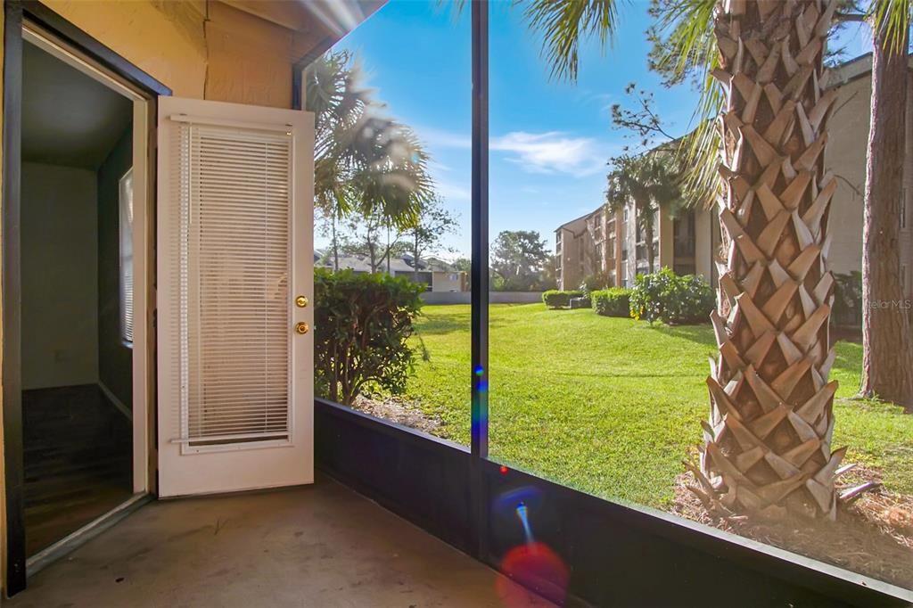 For Rent: $1,050 (1 beds, 1 baths, 635 Square Feet)