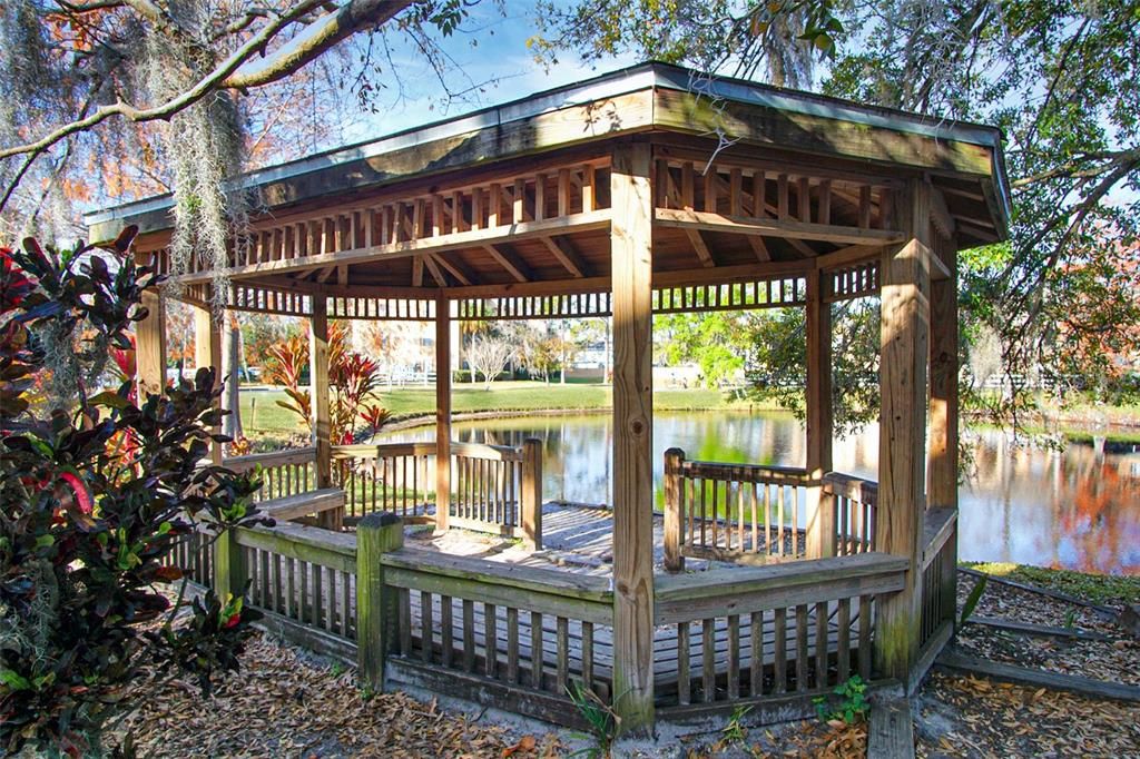 For Rent: $1,050 (1 beds, 1 baths, 635 Square Feet)