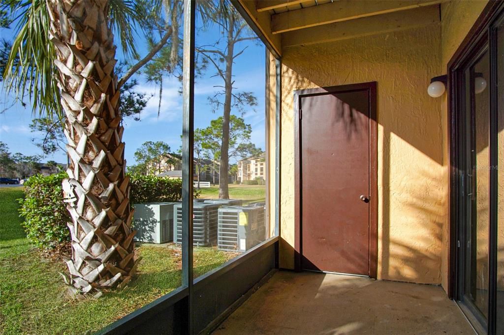 For Rent: $1,050 (1 beds, 1 baths, 635 Square Feet)