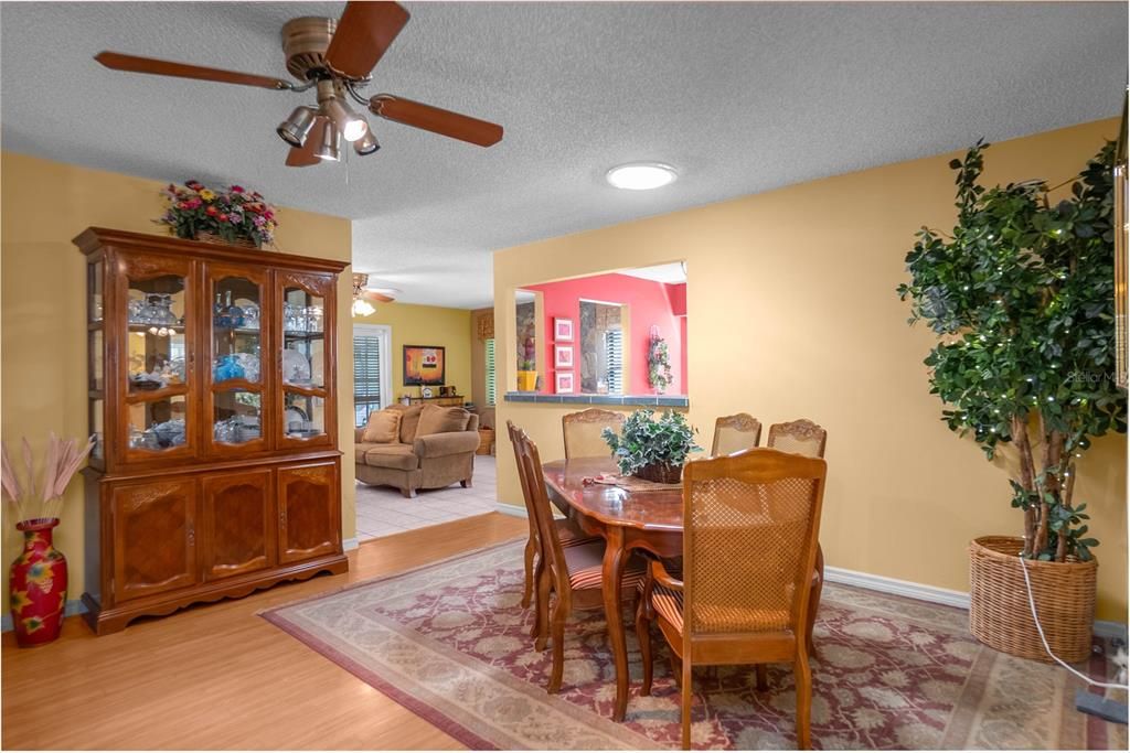 待售: $315,000 (3 贝兹, 2 浴室, 1700 平方英尺)