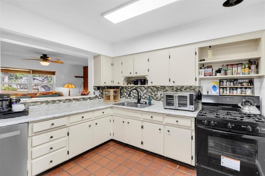 For Sale: $415,000 (3 beds, 2 baths, 1744 Square Feet)