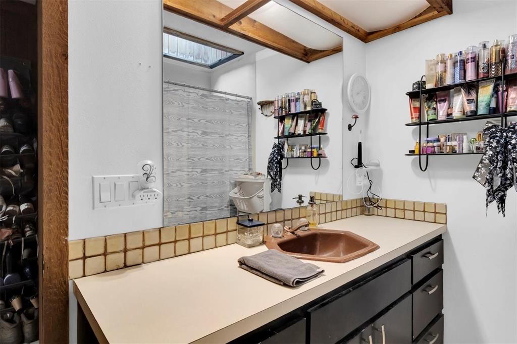 For Sale: $415,000 (3 beds, 2 baths, 1744 Square Feet)