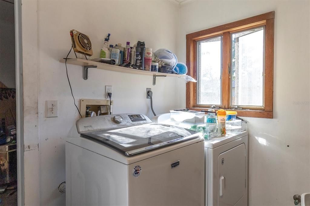 For Sale: $415,000 (3 beds, 2 baths, 1744 Square Feet)