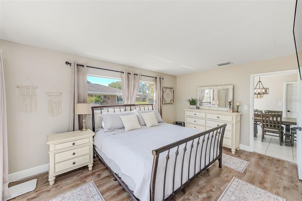 En Venta: $574,900 (3 camas, 2 baños, 1600 Pies cuadrados)