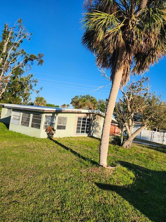 合同活跃: $356,000 (3 贝兹, 2 浴室, 1682 平方英尺)