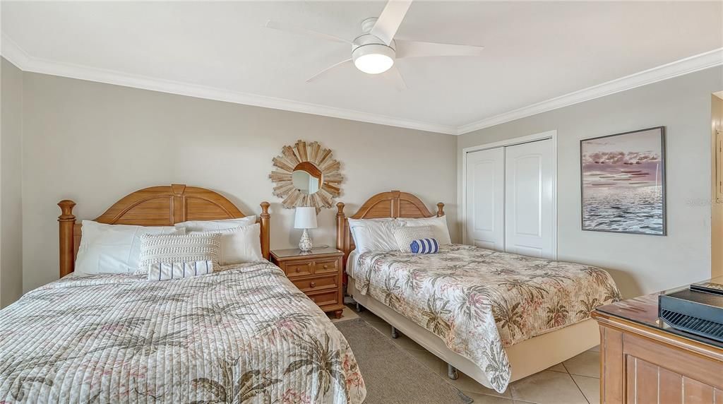 For Sale: $995,000 (2 beds, 2 baths, 1028 Square Feet)